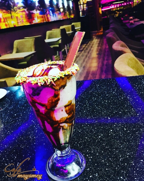 کافه میامی خیابان باهنر دزاشیب