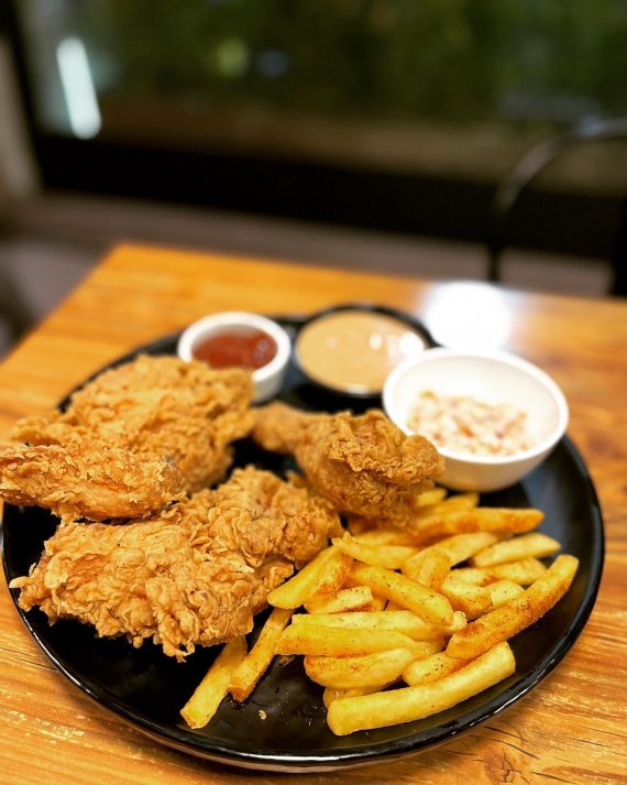 فست فود سوخاری ماهک سهروردی جنوبی