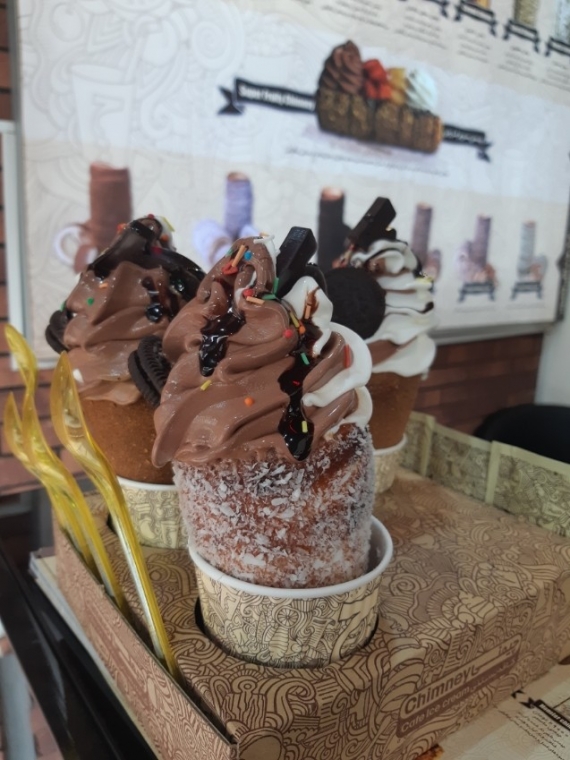 کافه بستنی چیمنی نیاوران